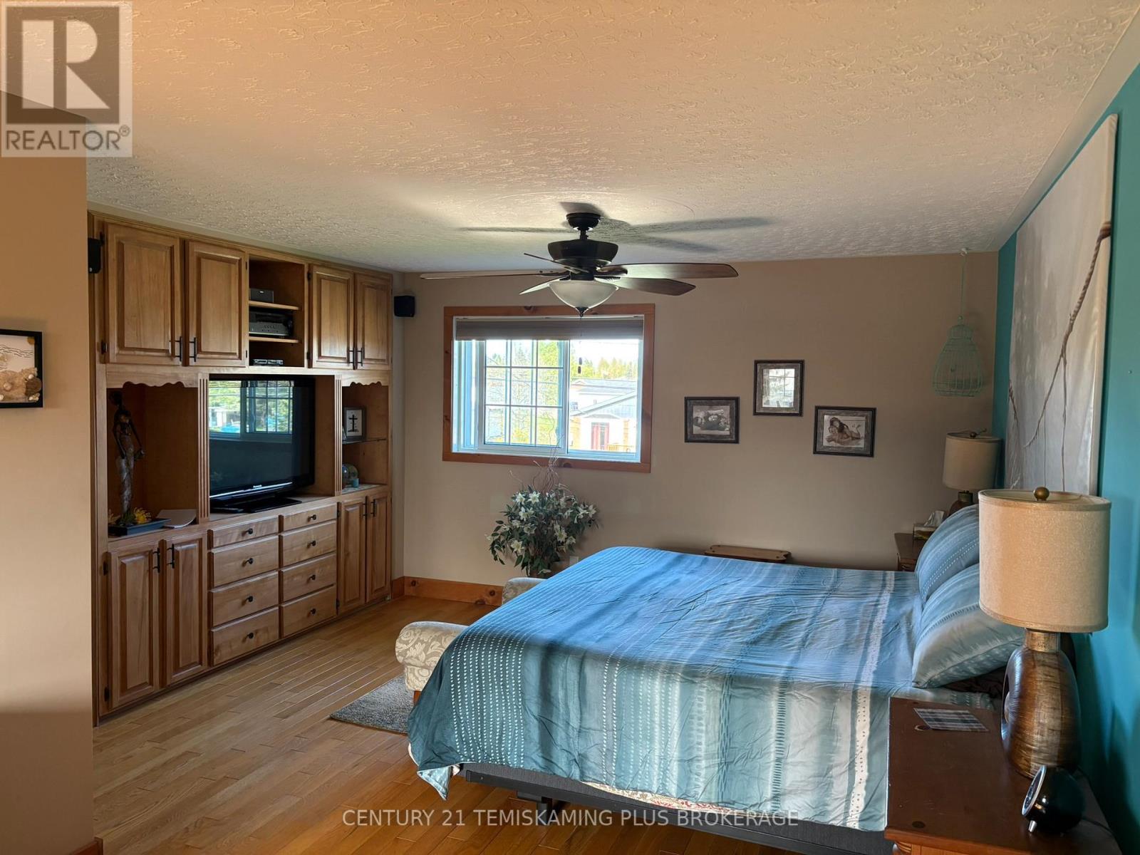 226 LAURETTE STREET - 24