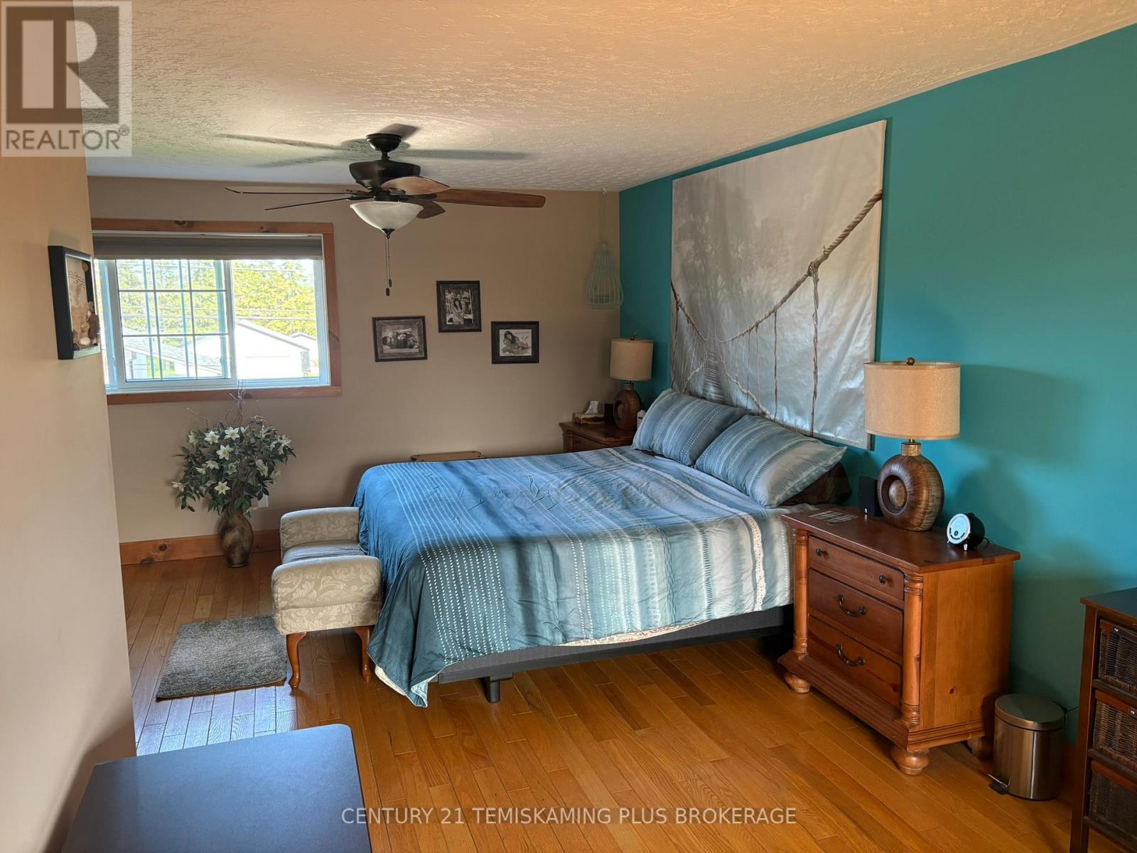 226 LAURETTE STREET - 25