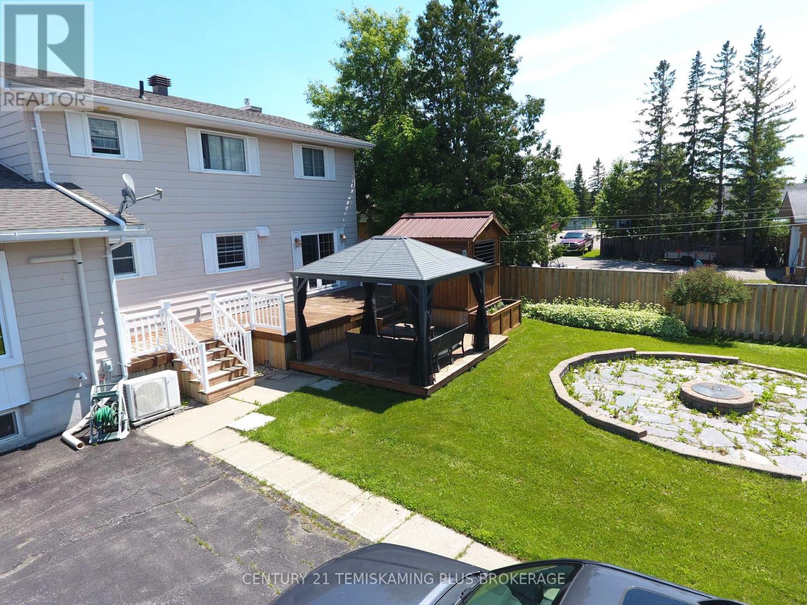 226 LAURETTE STREET - 3
