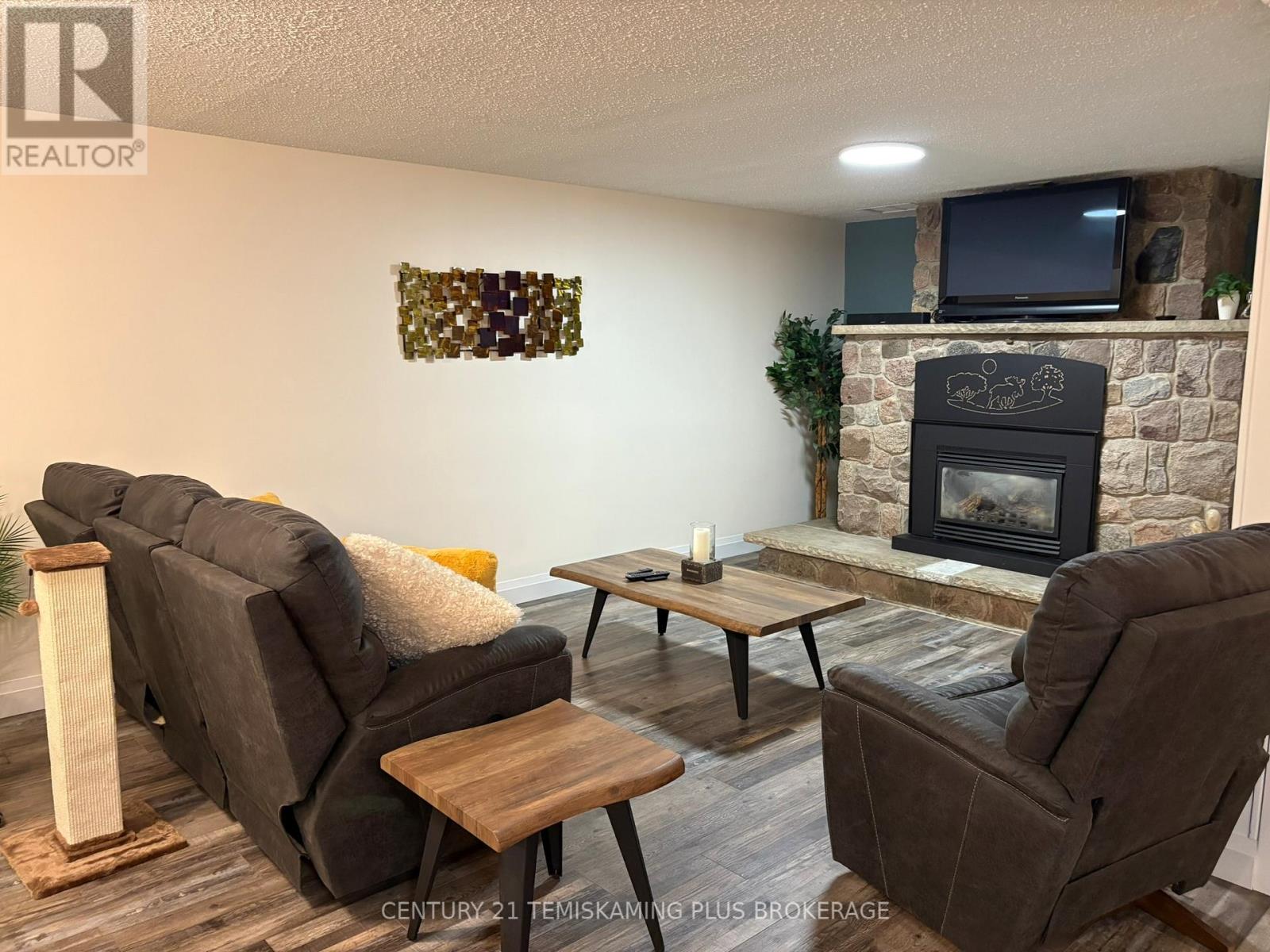 226 LAURETTE STREET - 30