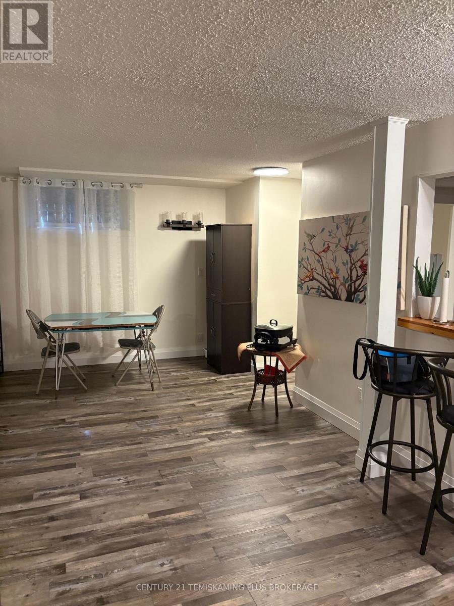 226 LAURETTE STREET - 33