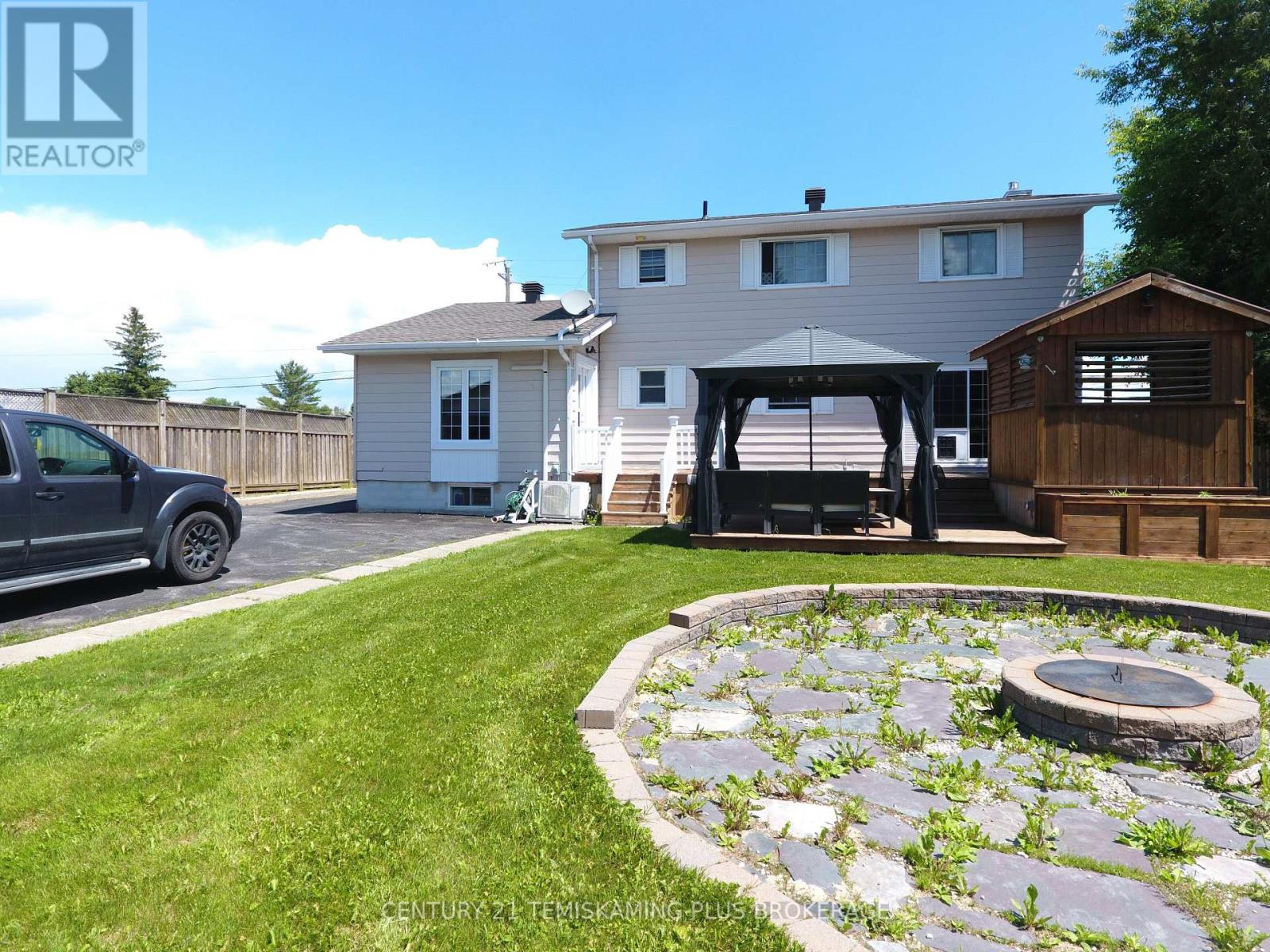 226 LAURETTE STREET - 4