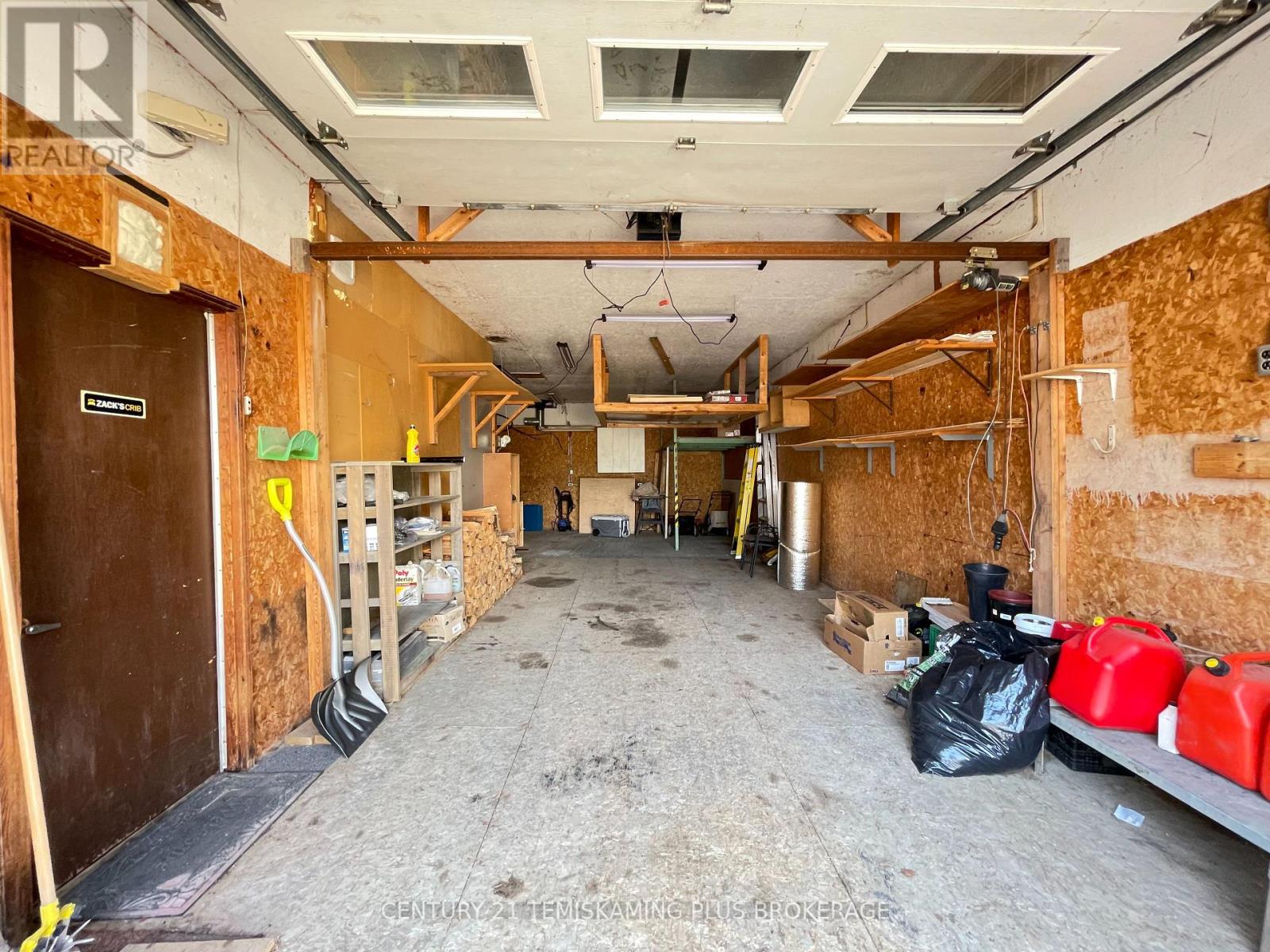 226 LAURETTE STREET - 9