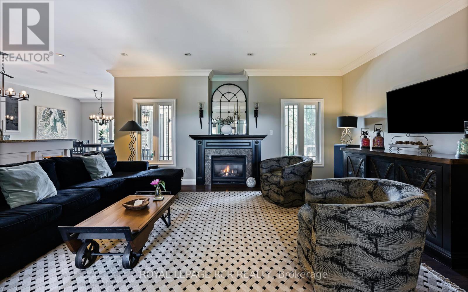 6 BROOKHAVEN CRESCENT - 13