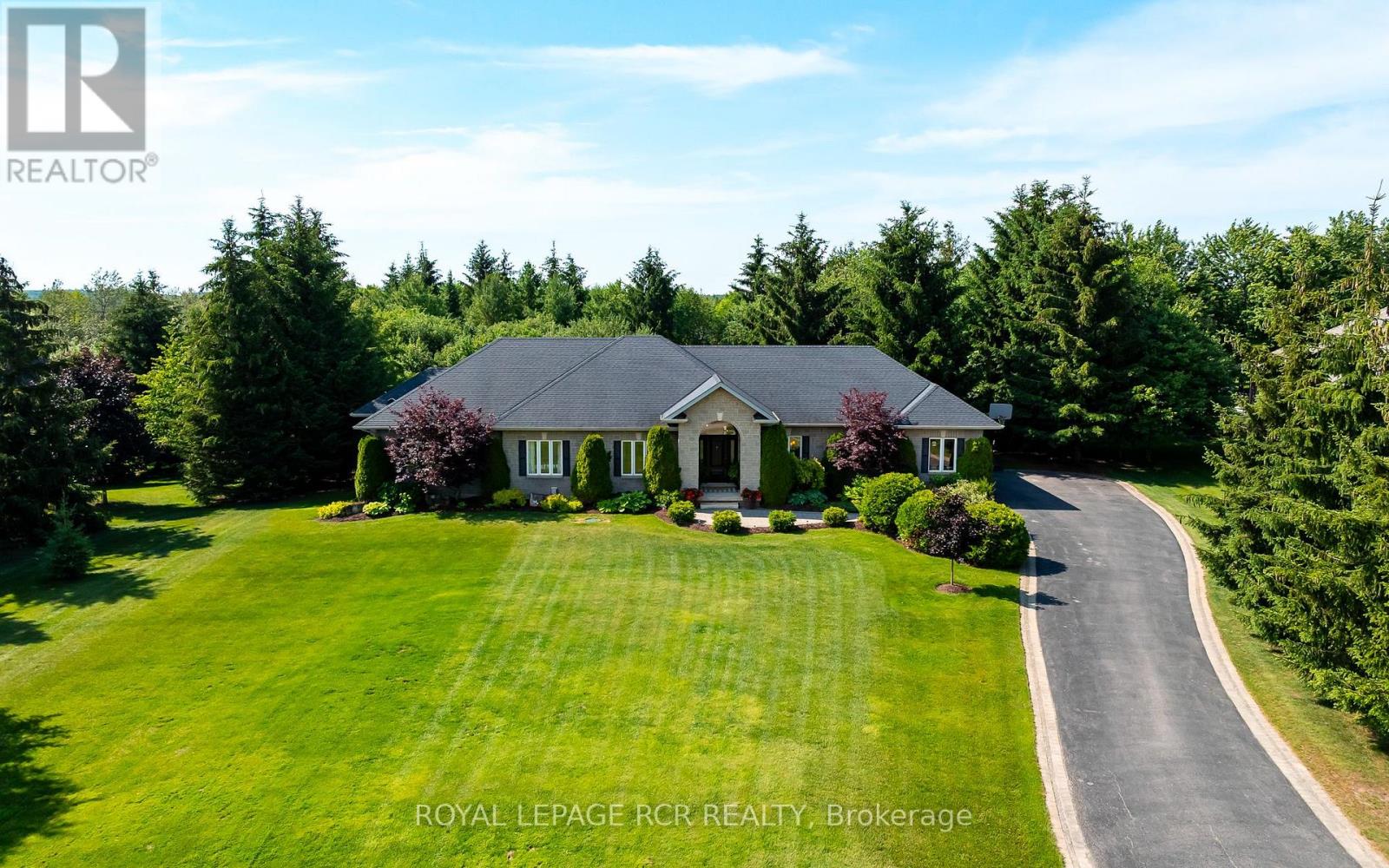 6 BROOKHAVEN CRESCENT - 2