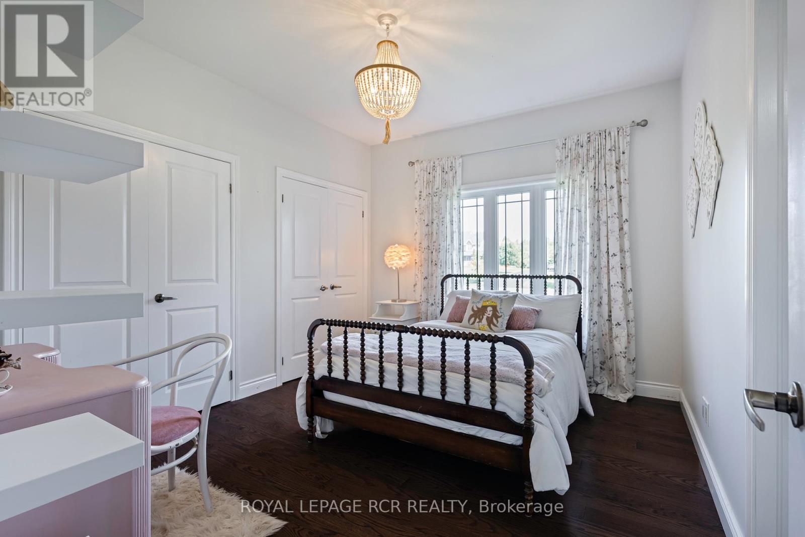 6 BROOKHAVEN CRESCENT - 23