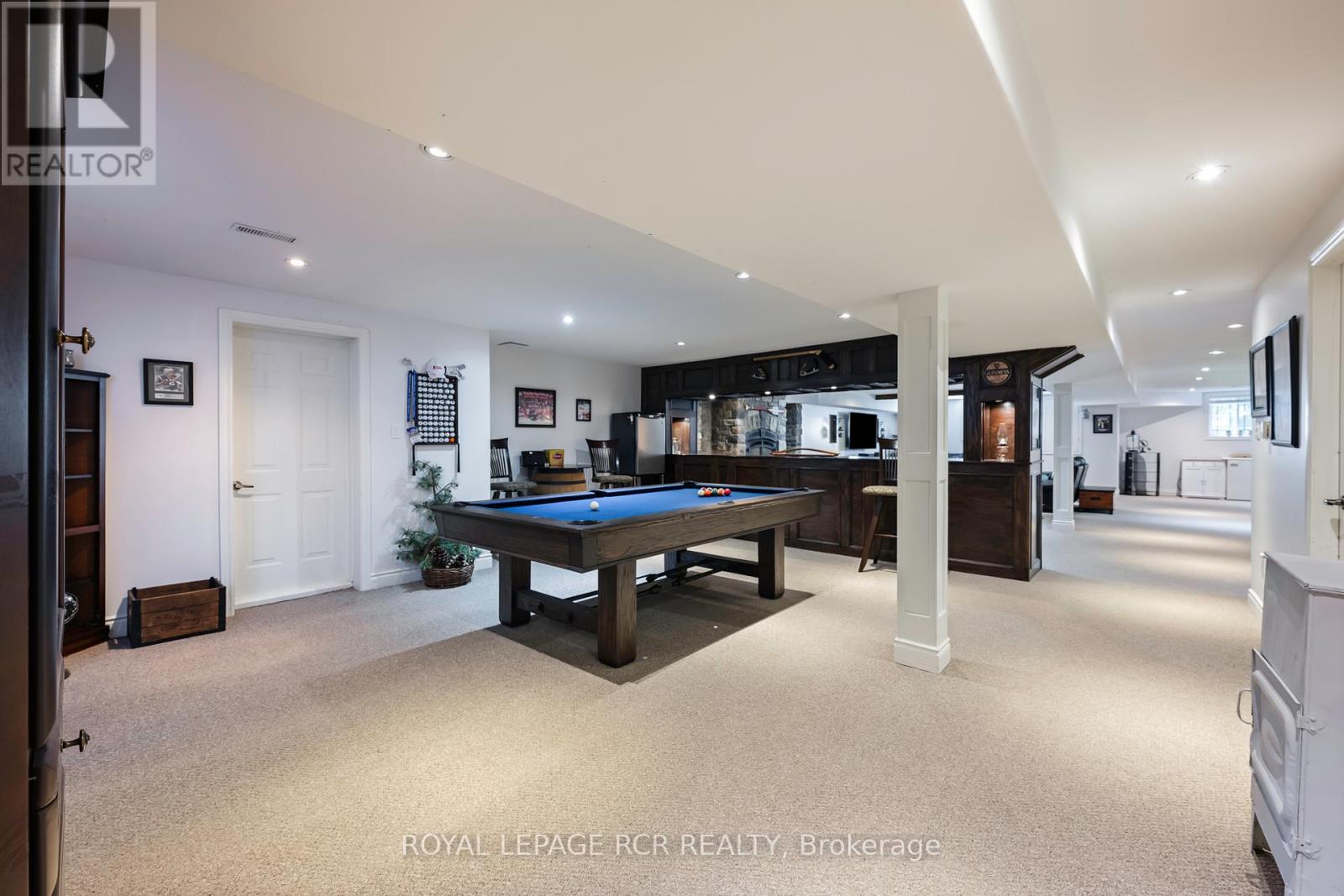6 BROOKHAVEN CRESCENT - 31