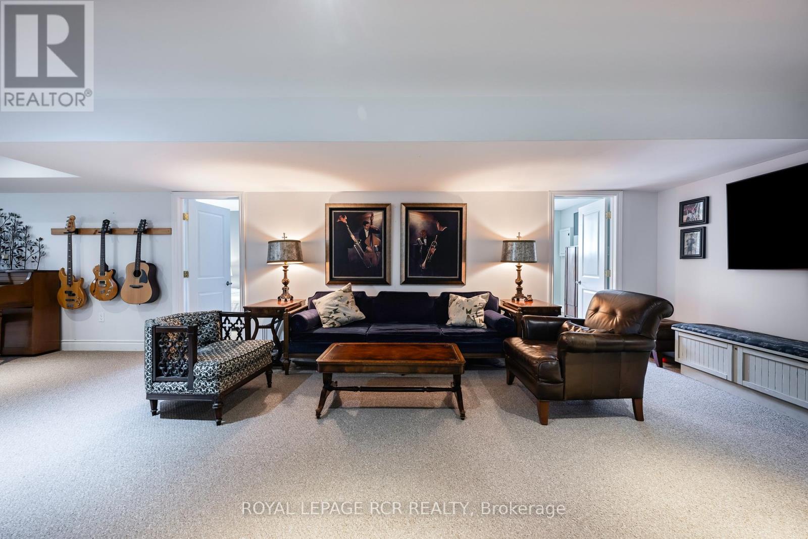 6 BROOKHAVEN CRESCENT - 36