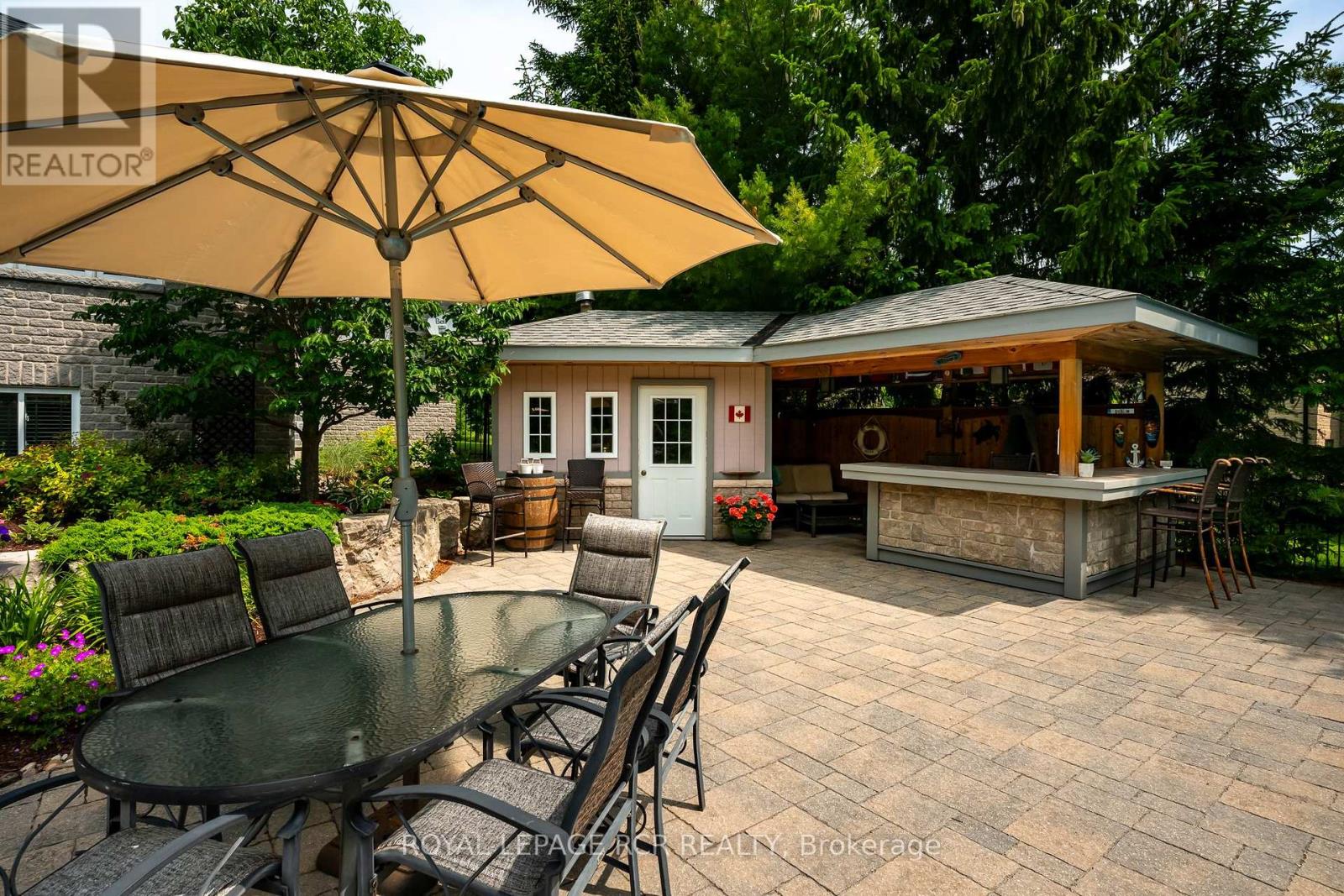 6 BROOKHAVEN CRESCENT - 45