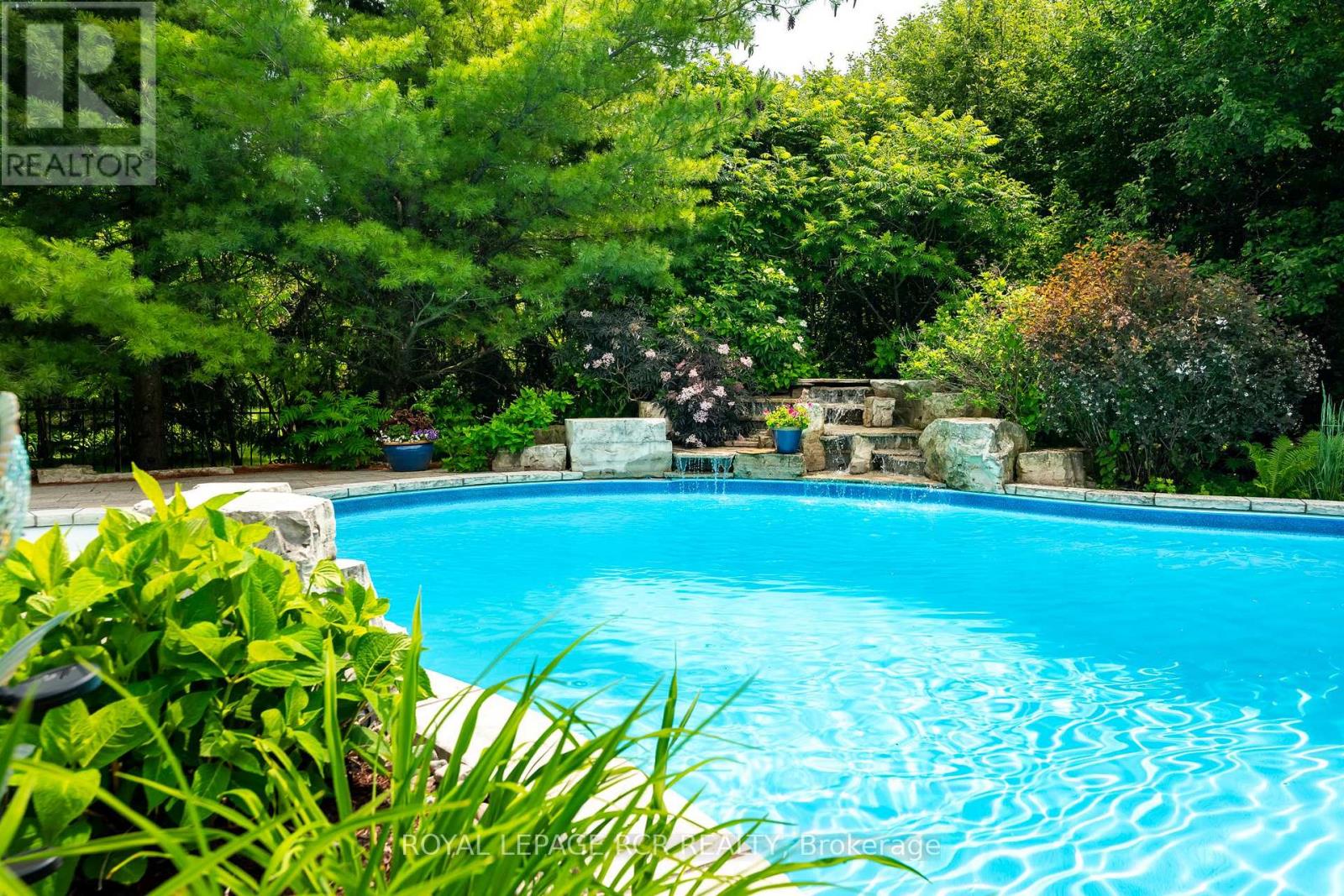 6 BROOKHAVEN CRESCENT - 8