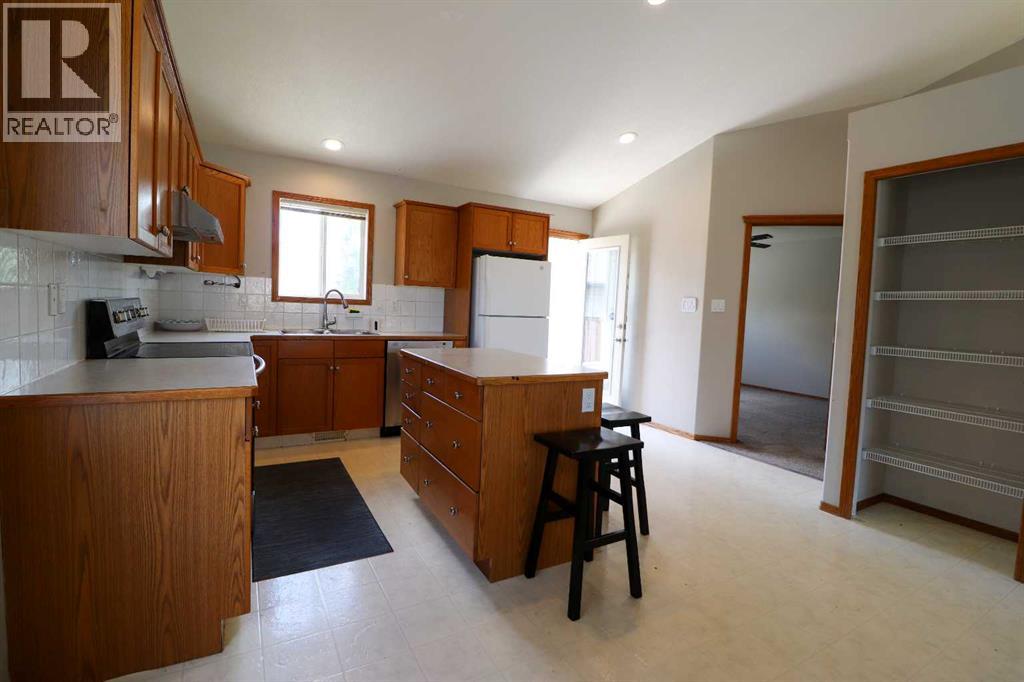 210 Chilcotin Road W - 6