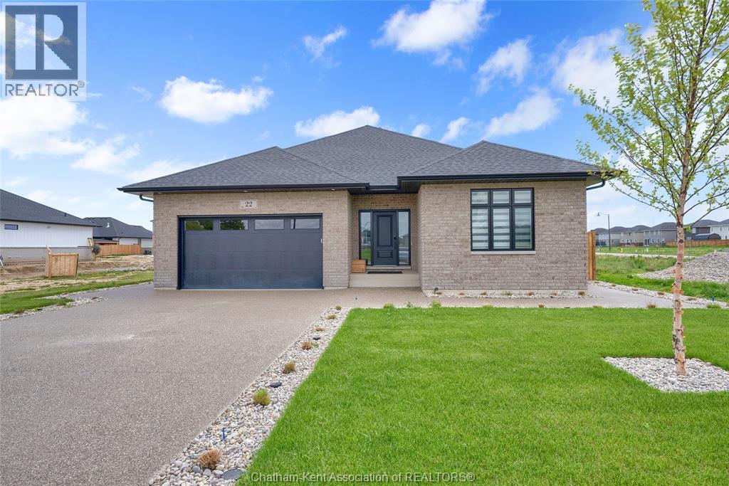 211 Rosewood CRESCENT - 1