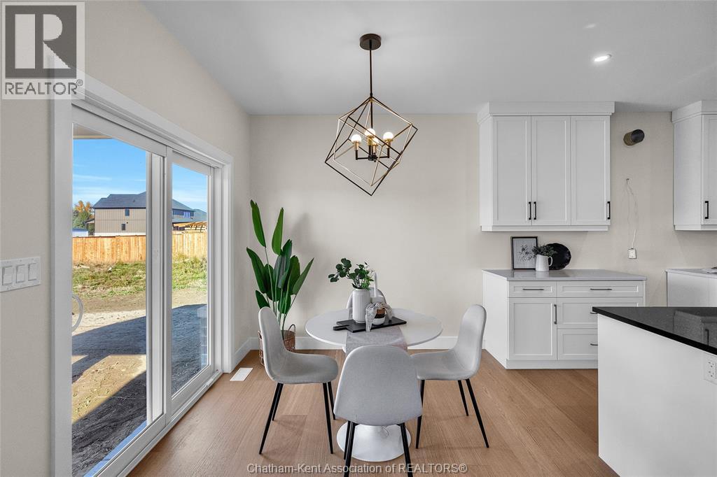 211 Rosewood CRESCENT - 23