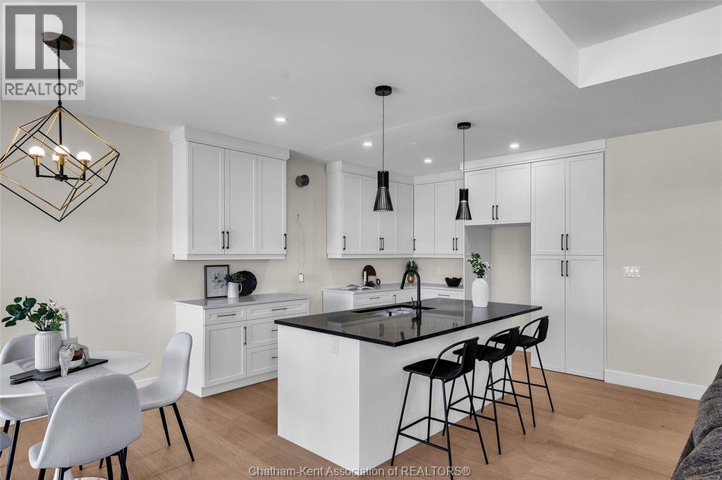 211 Rosewood CRESCENT - 20