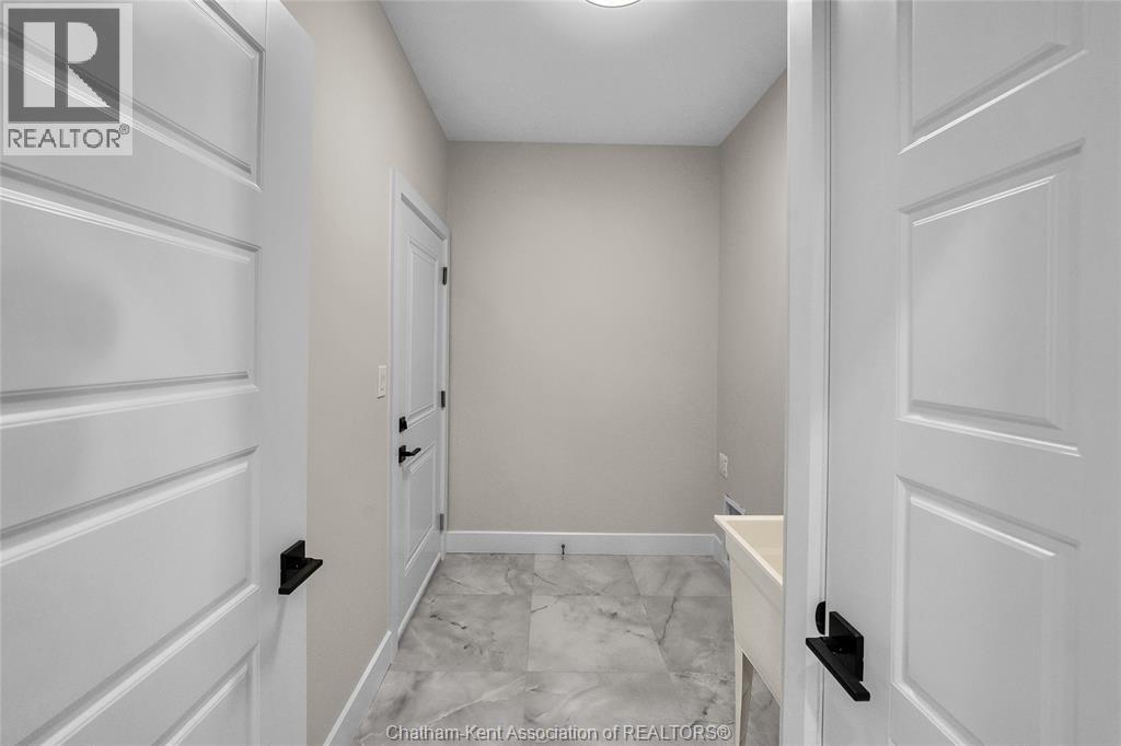 211 Rosewood CRESCENT - 24
