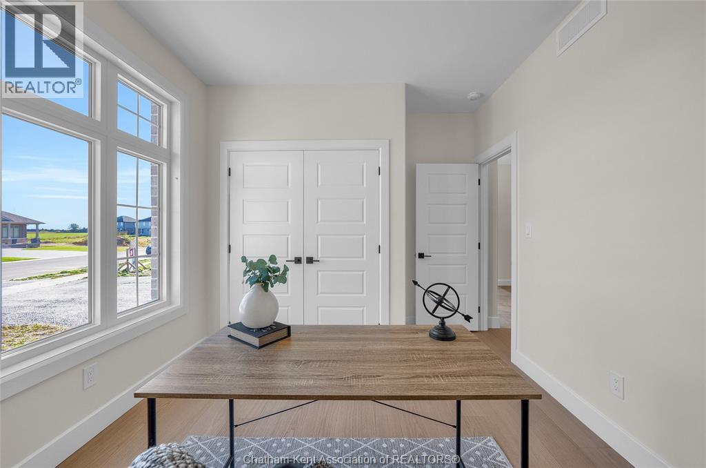 211 Rosewood CRESCENT - 43