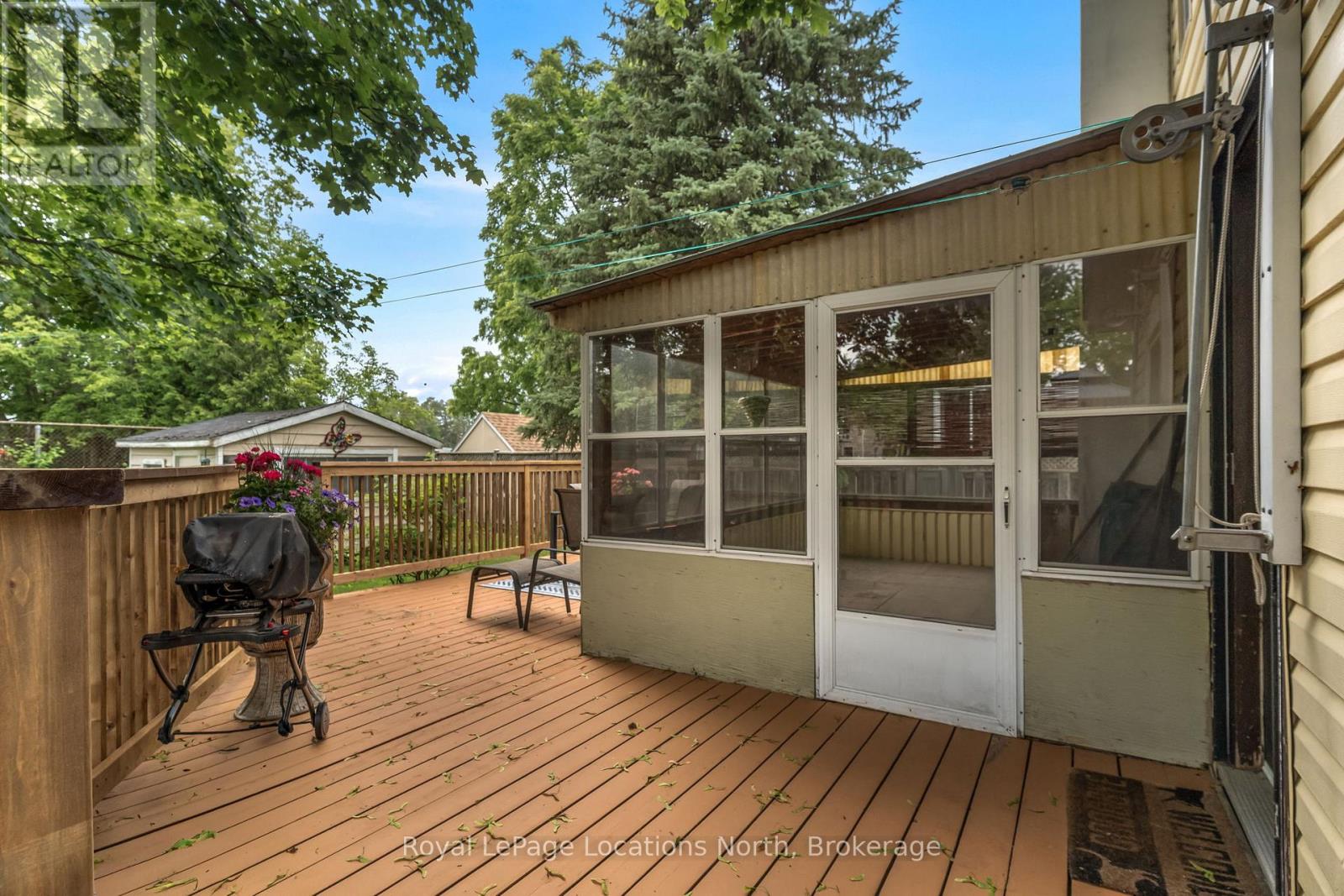 520 MAPLE STREET - 29