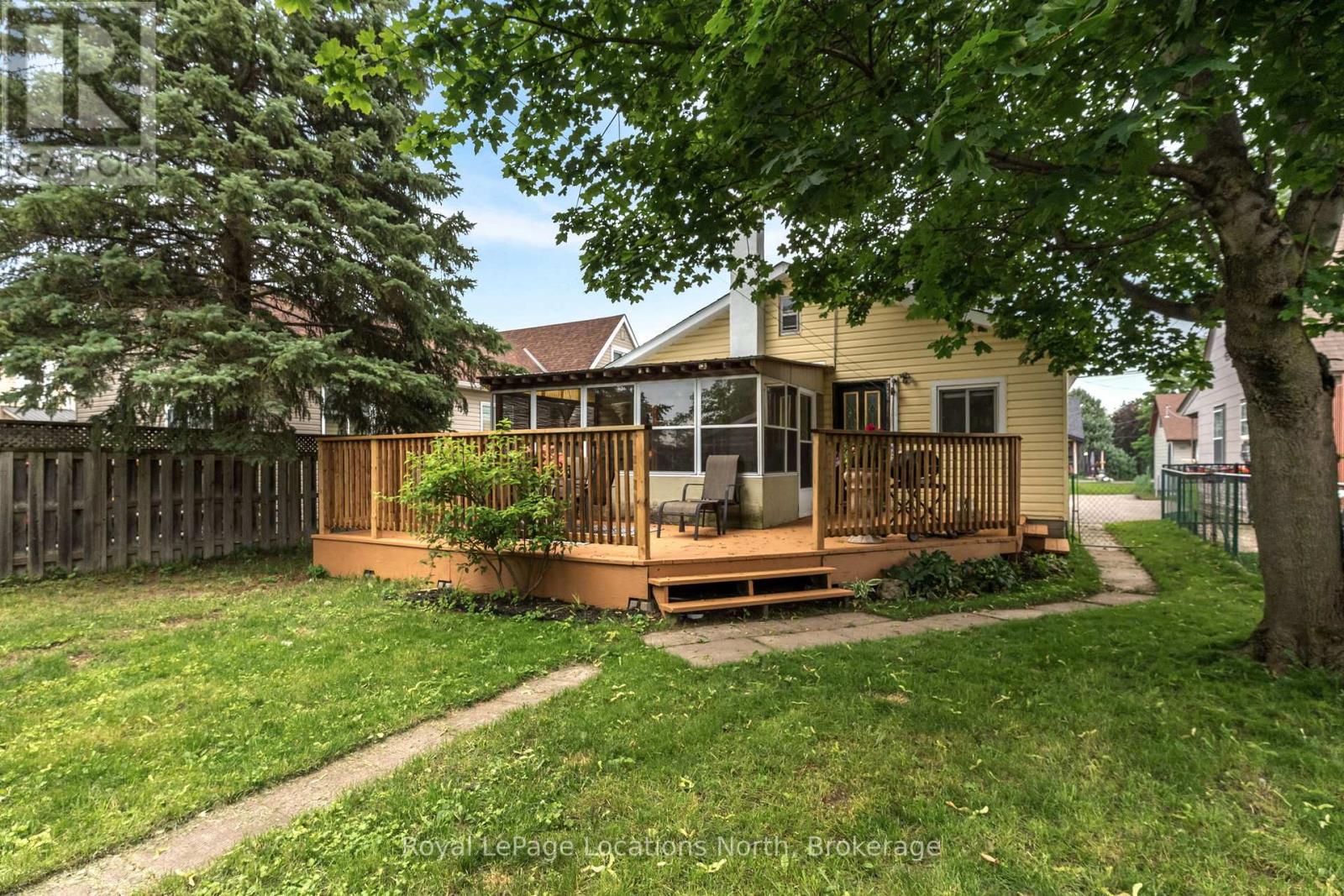 520 MAPLE STREET - 33