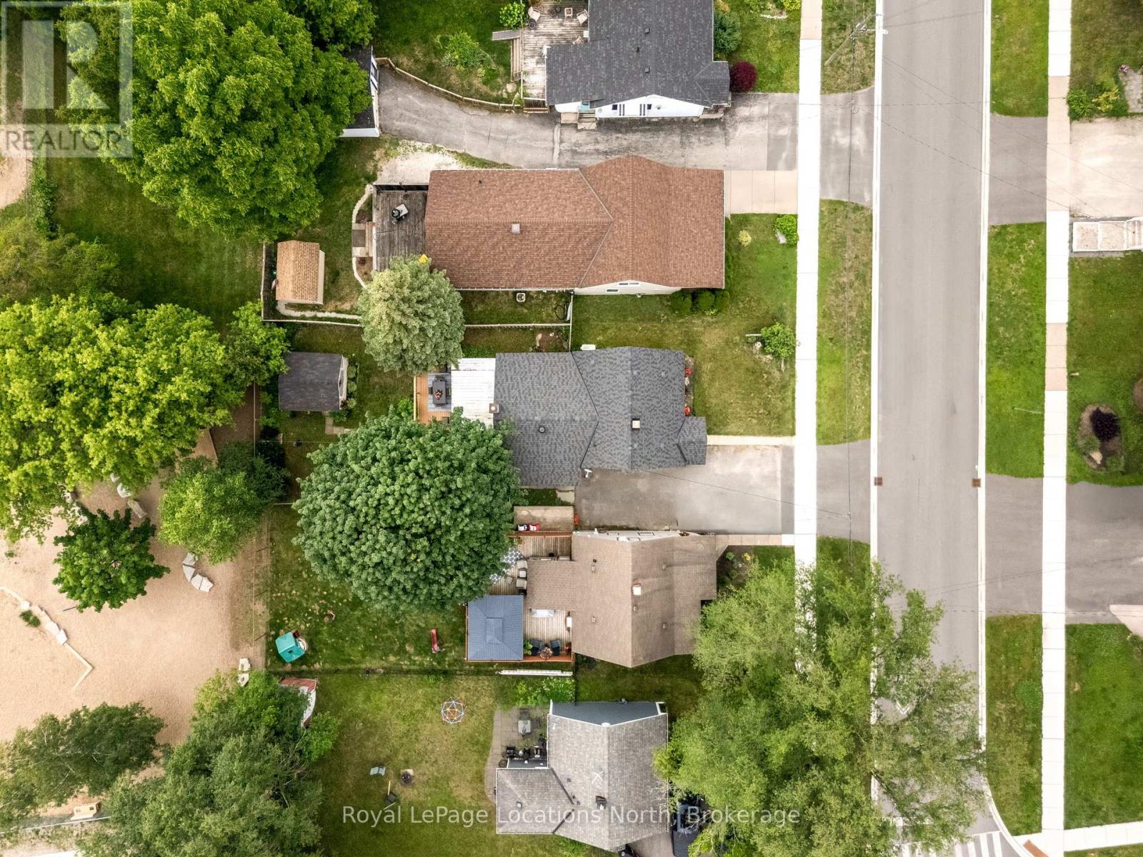 520 MAPLE STREET - 36