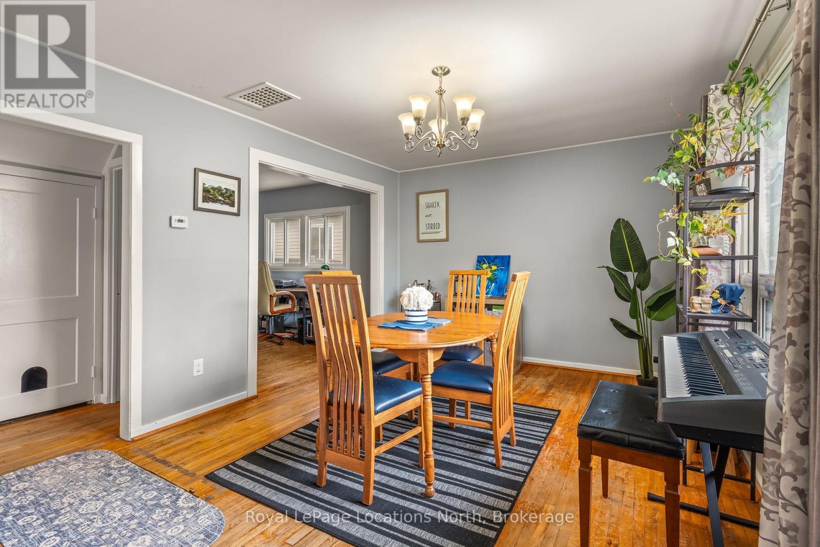 520 MAPLE STREET - 6