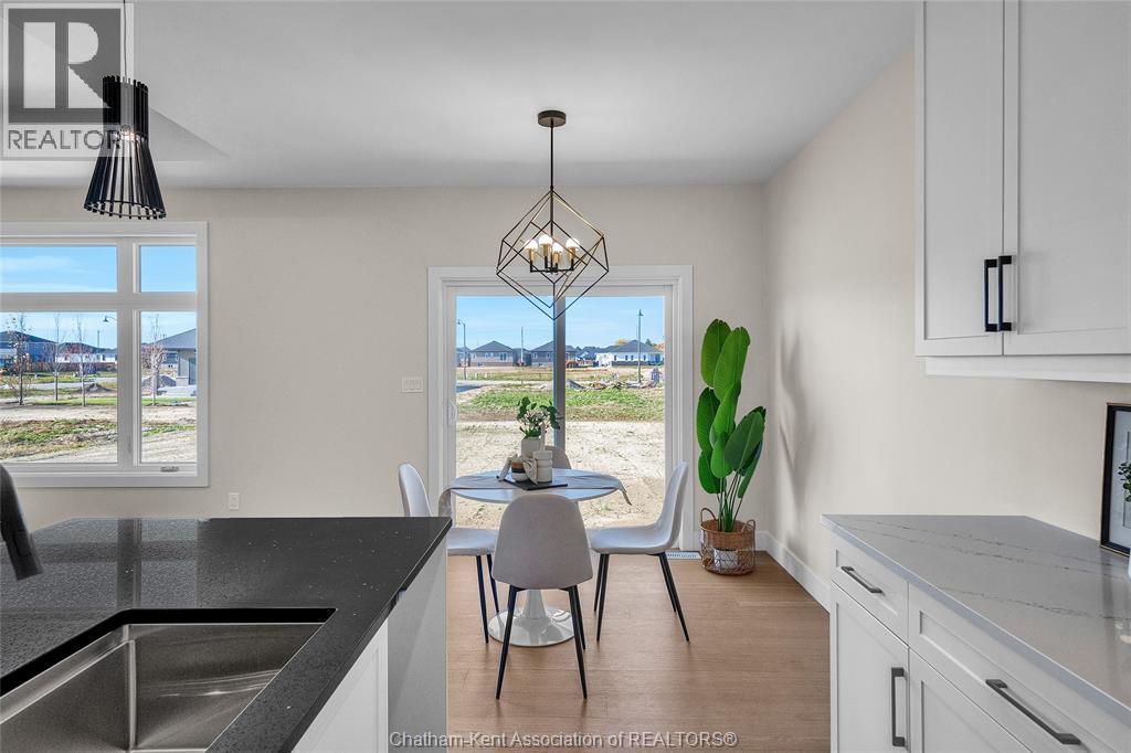 207 Rosewood CRESCENT - 17