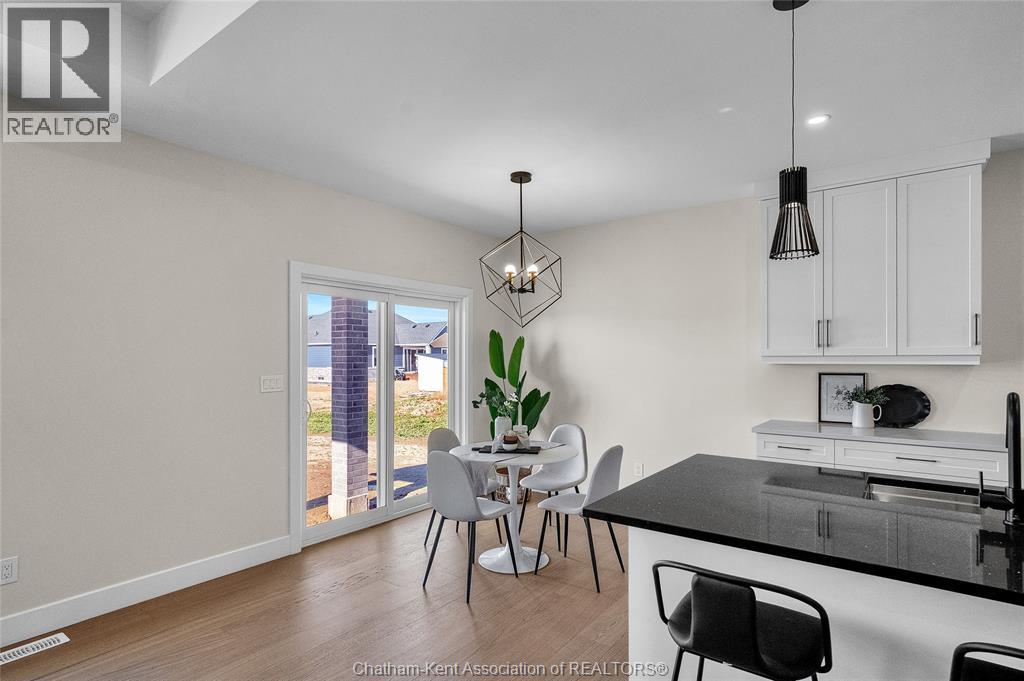 207 Rosewood CRESCENT - 16