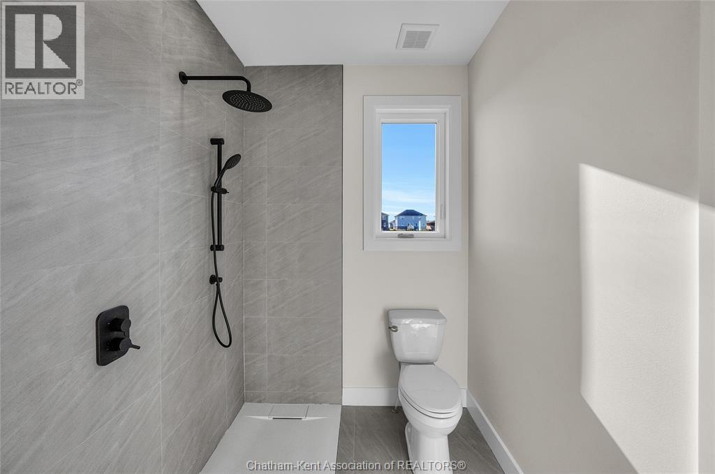 207 Rosewood CRESCENT - 34