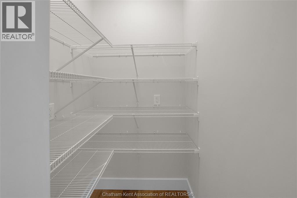 207 Rosewood CRESCENT - 28