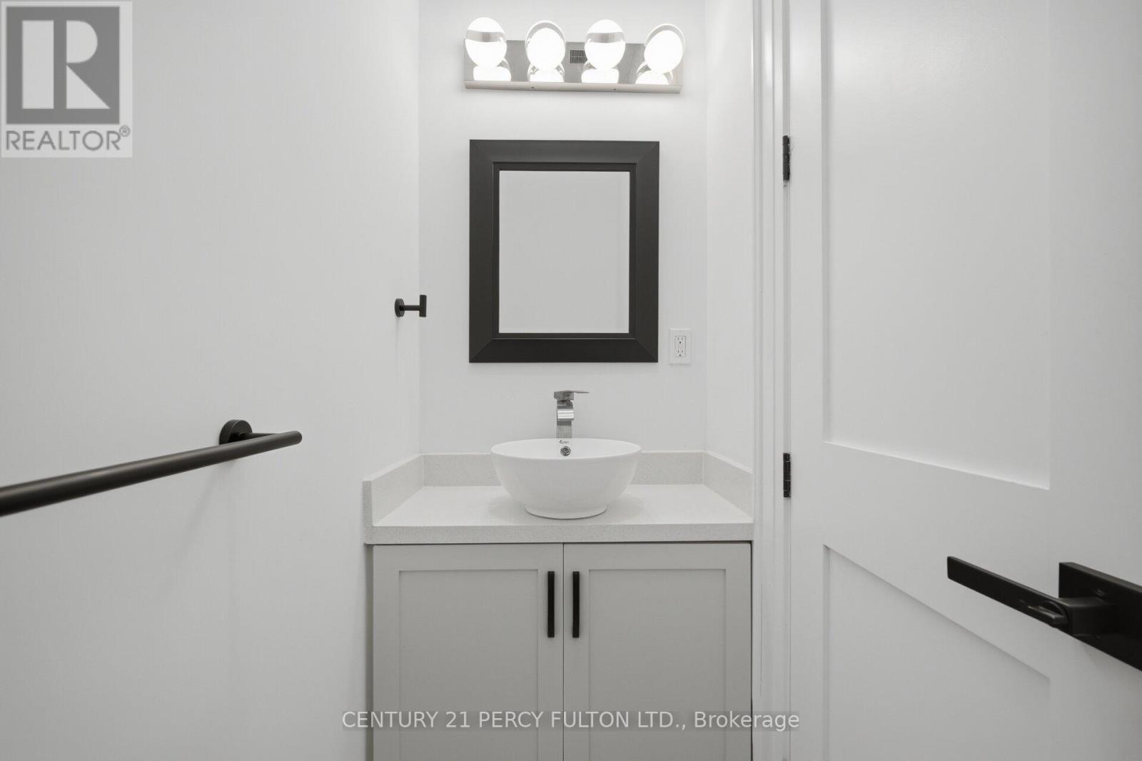 195 DANFORTH ROAD - 17