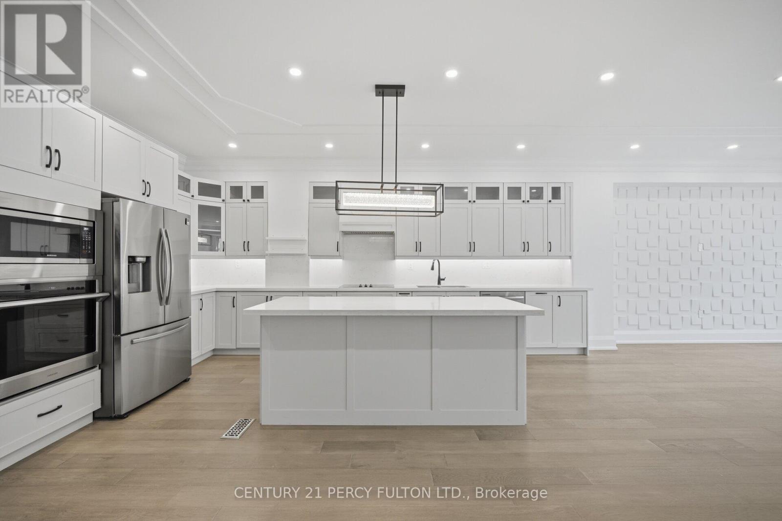 195 DANFORTH ROAD - 6