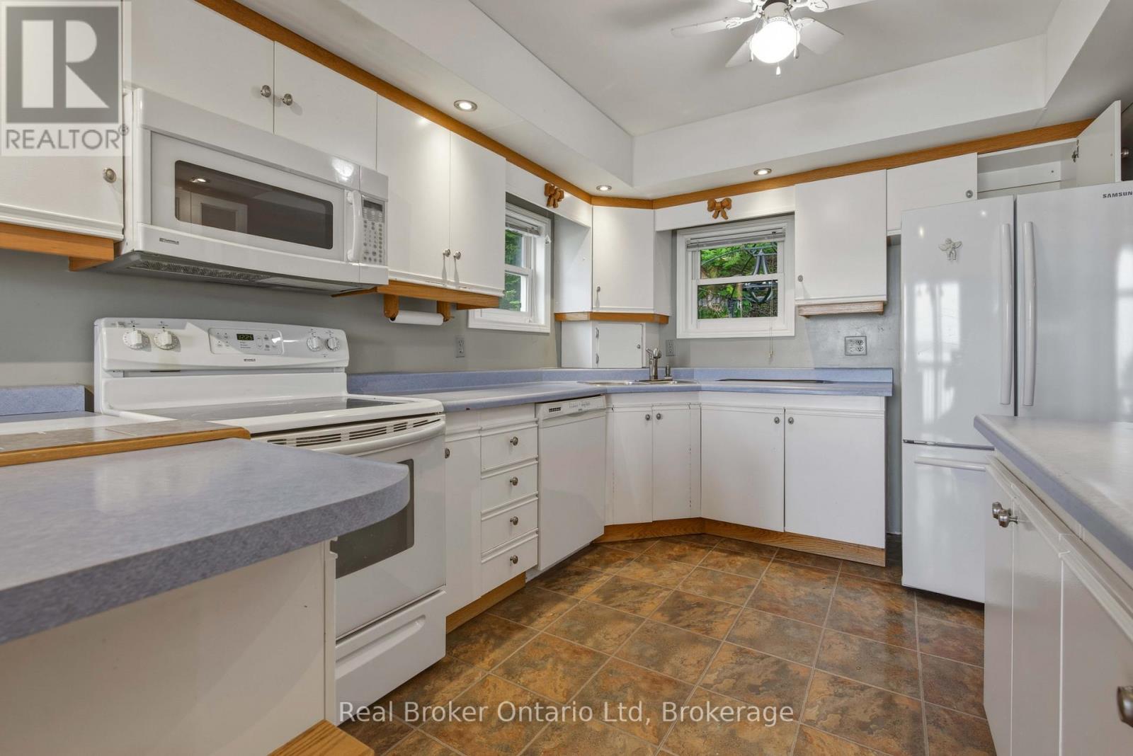 339486 PRESQU'ILE ROAD - 18