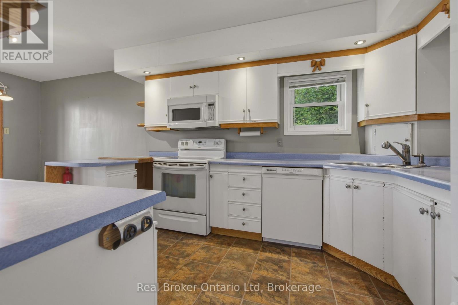 339486 PRESQU'ILE ROAD - 19