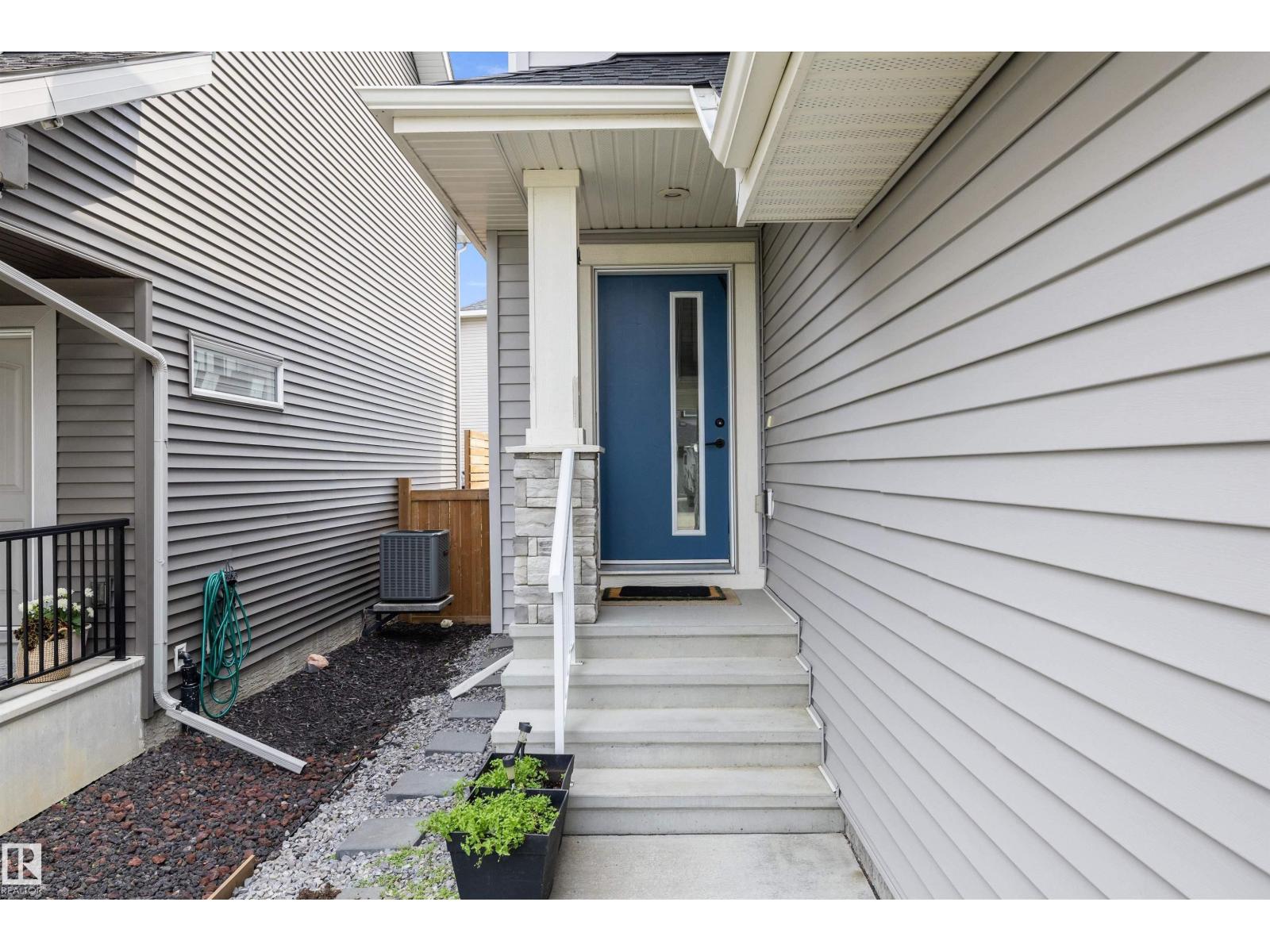 134 AMBLESIDE WY - 2