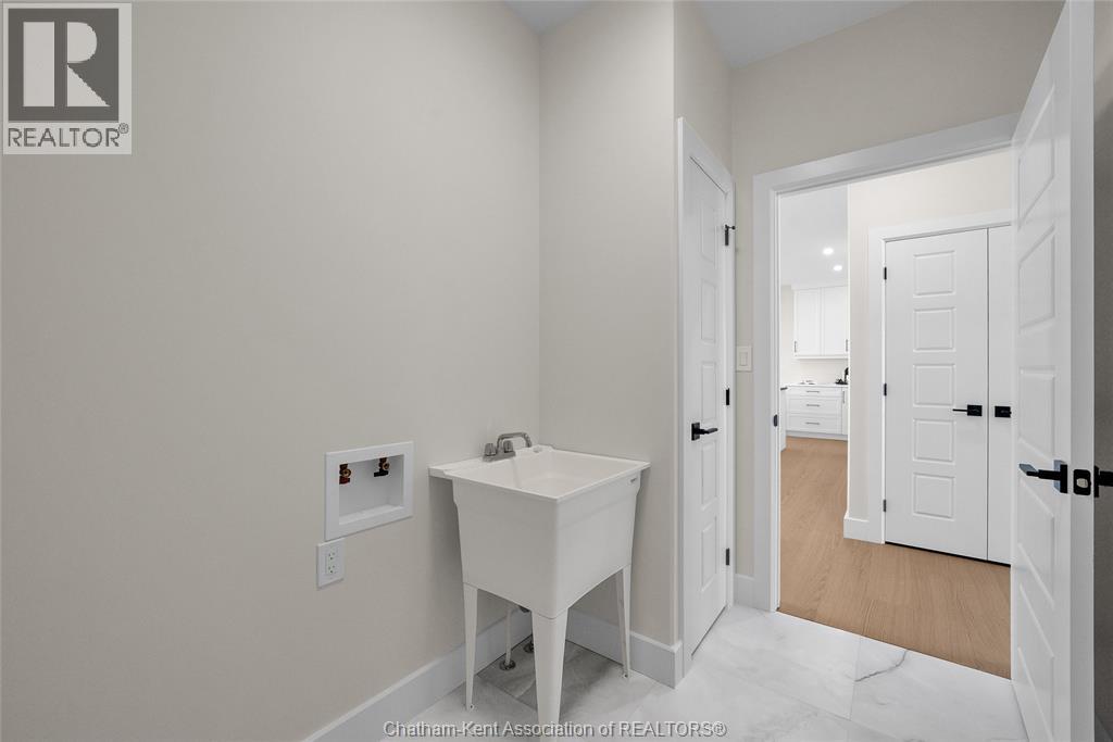 203 Rosewood CRESCENT - 25