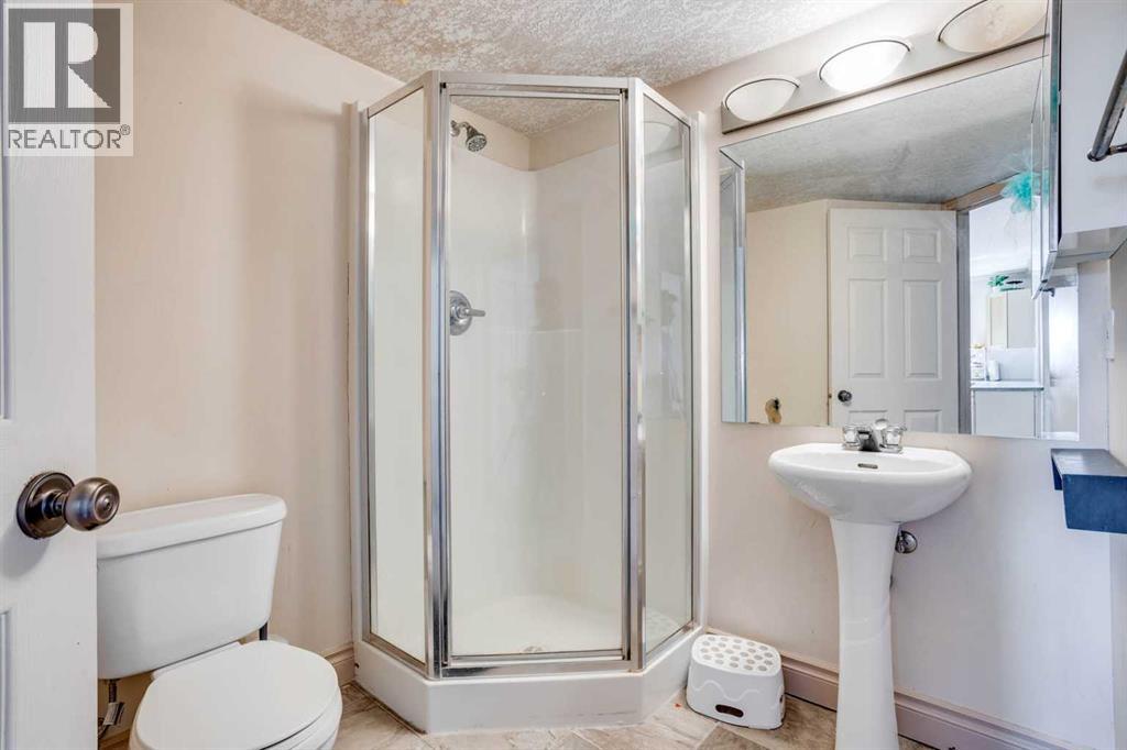 2204, 38 Riedel Street — photo 15