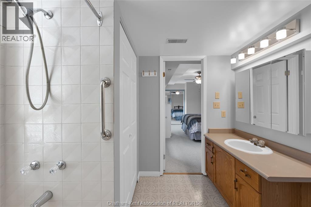 #1001 10 Van Allen AVENUE - 11