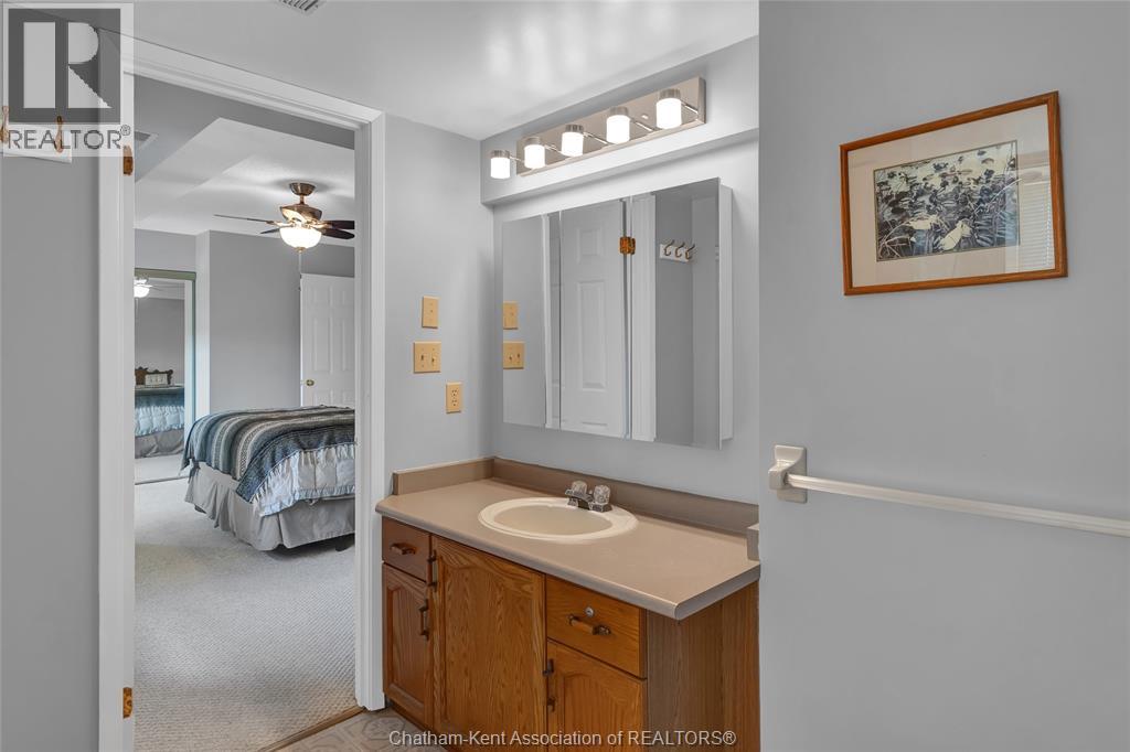 #1001 10 Van Allen AVENUE - 12