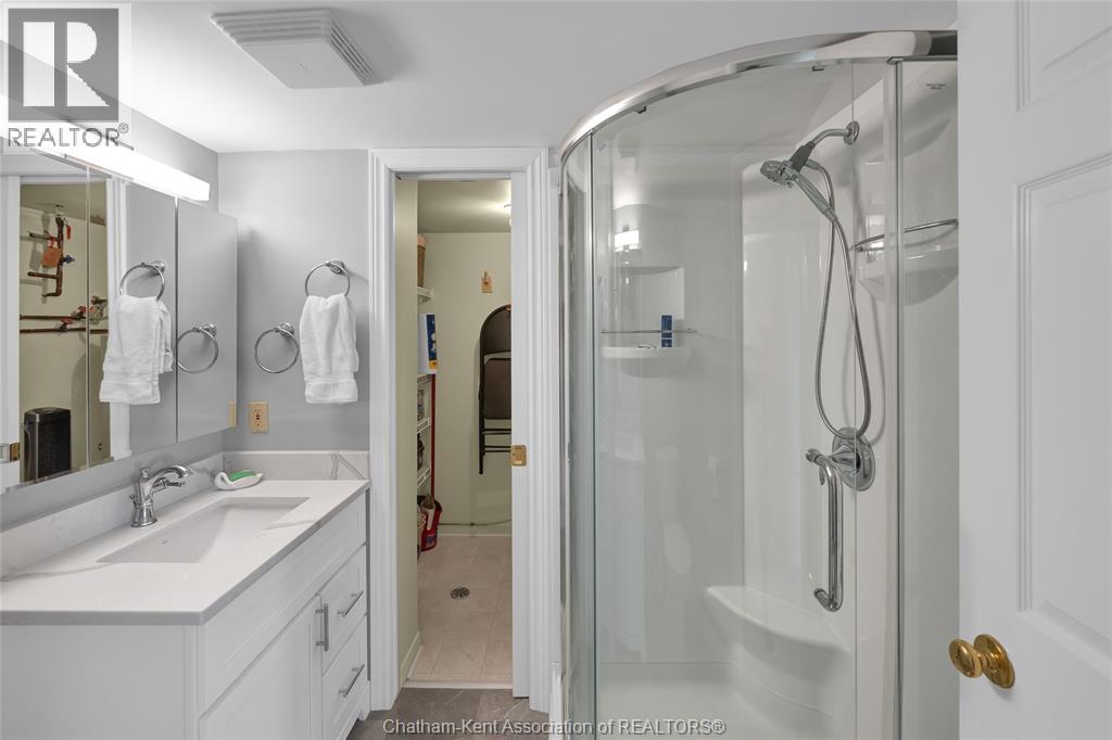 #1001 10 Van Allen AVENUE - 16