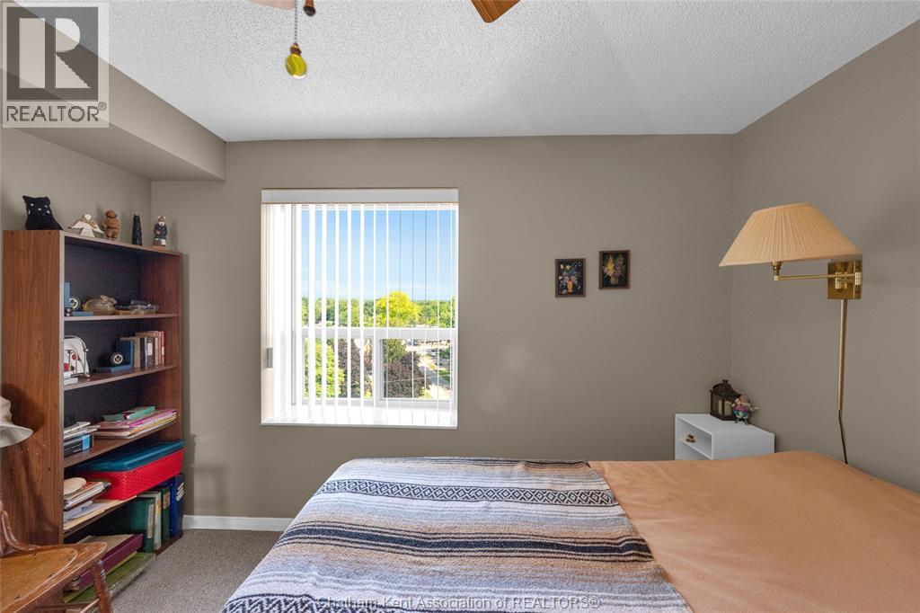 #1001 10 Van Allen AVENUE - 21