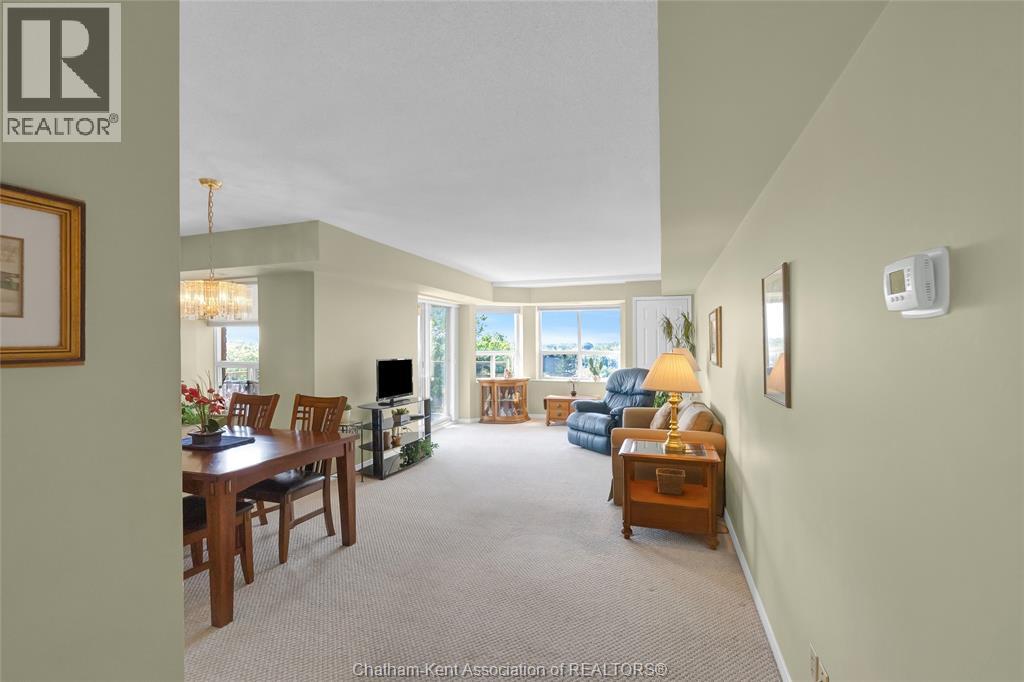 #1001 10 Van Allen AVENUE - 25