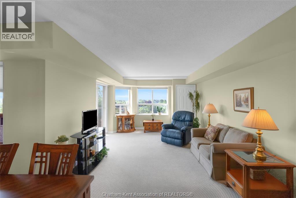 #1001 10 Van Allen AVENUE - 26