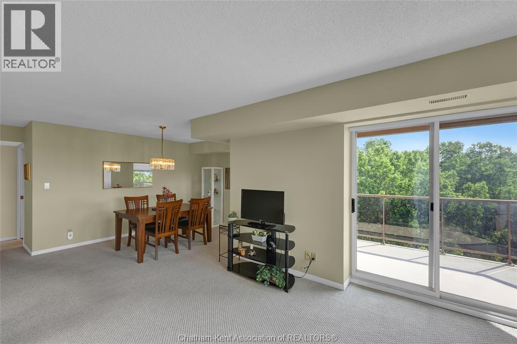 #1001 10 Van Allen AVENUE - 28