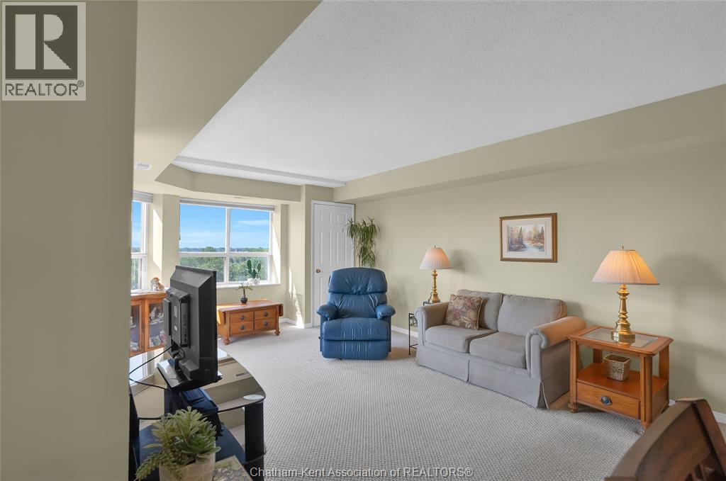 #1001 10 Van Allen AVENUE - 32