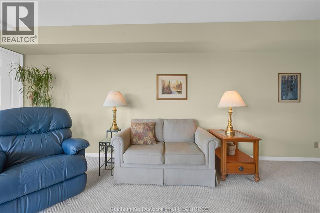 #1001 10 Van Allen AVENUE - 34
