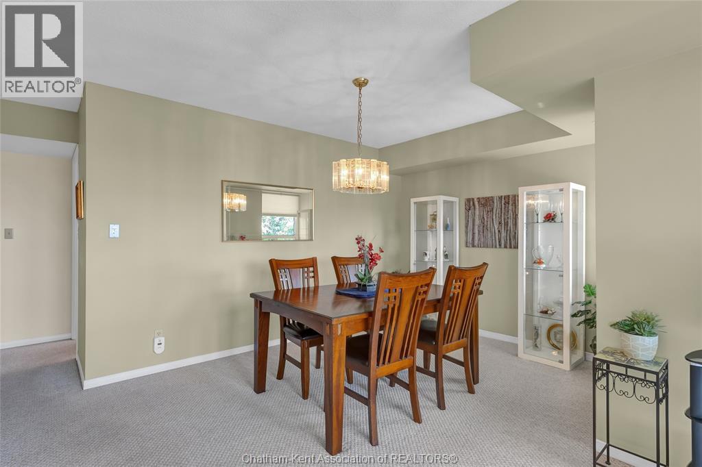 #1001 10 Van Allen AVENUE - 35