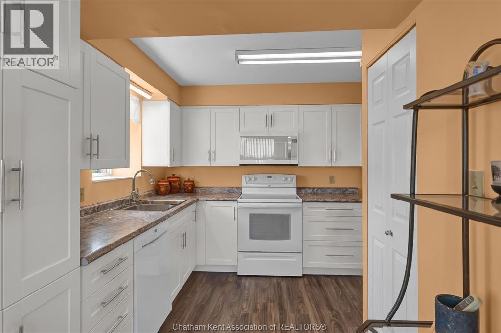 #1001 10 Van Allen AVENUE - 40