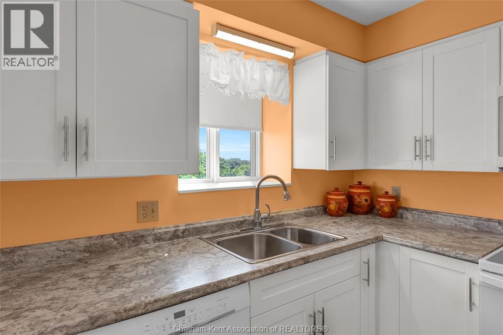 #1001 10 Van Allen AVENUE - 41