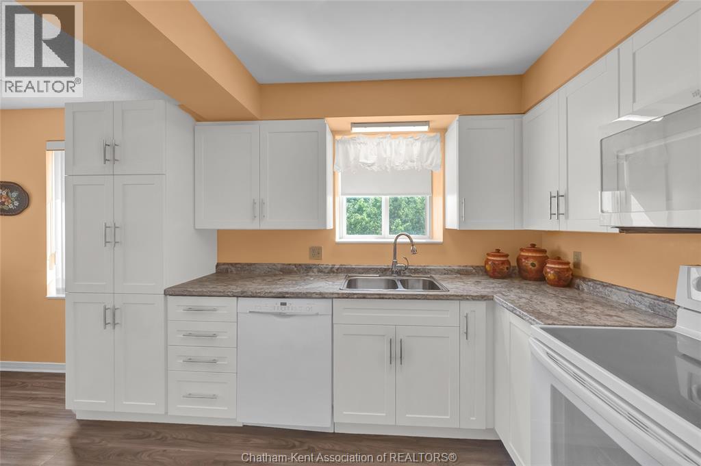 #1001 10 Van Allen AVENUE - 42