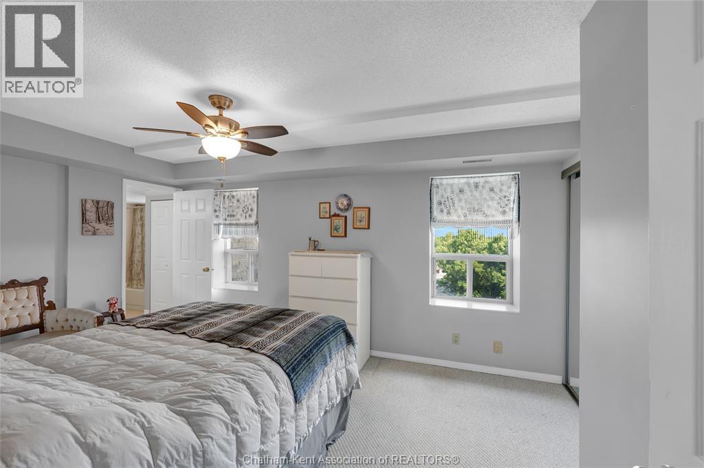 #1001 10 Van Allen AVENUE - 5