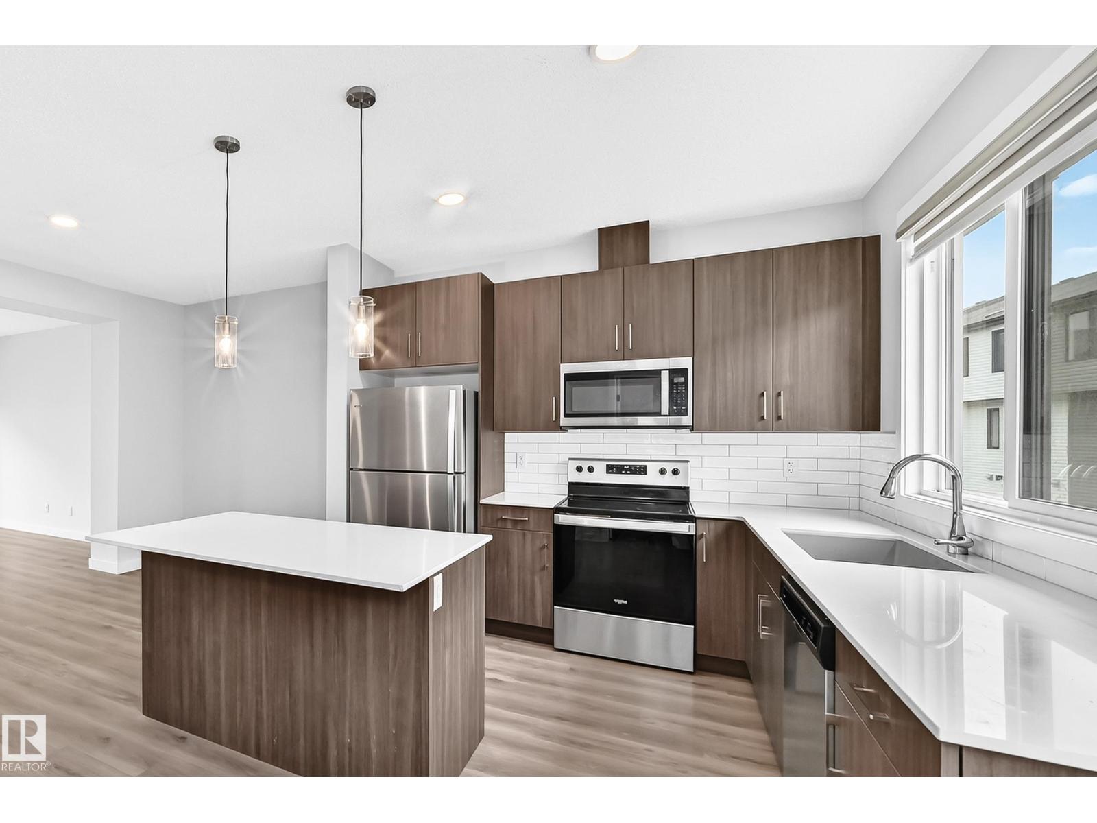 #82 11910 35 AV SW - 1